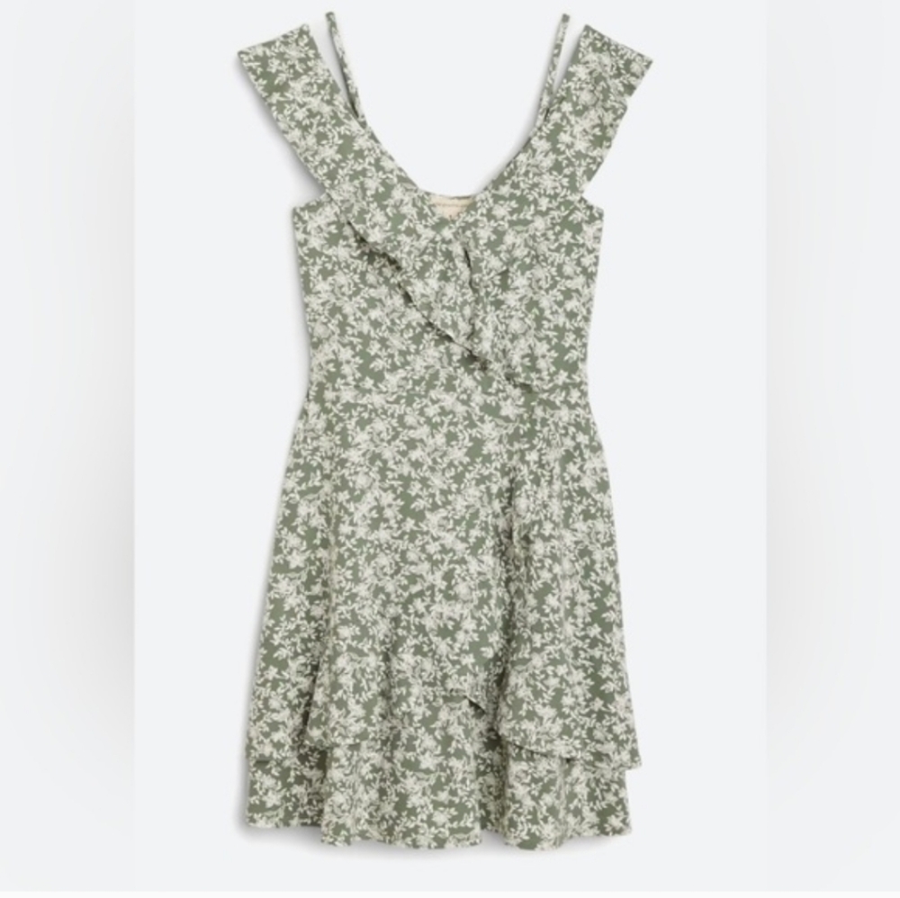NWT Floral Green Cold Shoulder Dress